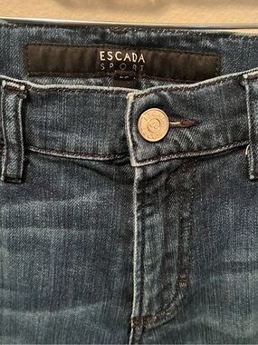 ✨ Escada Sport Medium Blue Straight Leg Made in Italy Jeans - Size 34
